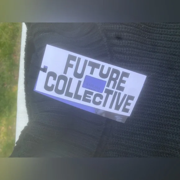 Women’s Future Collection Sweater NWT - Picture 4 of 9